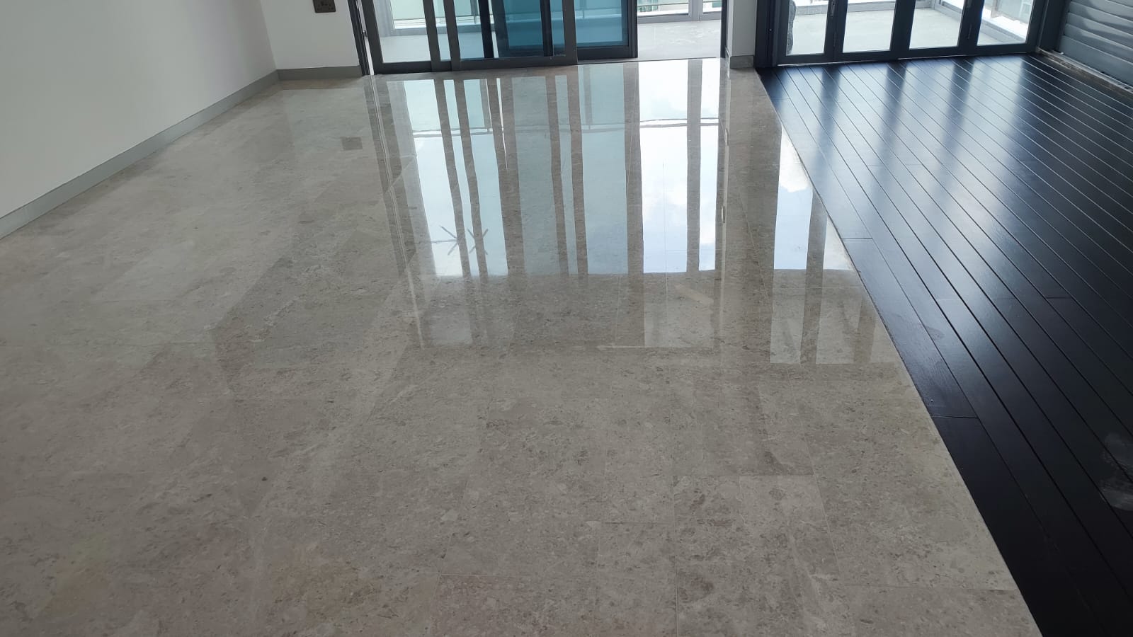 Grey marble polish, deck transition