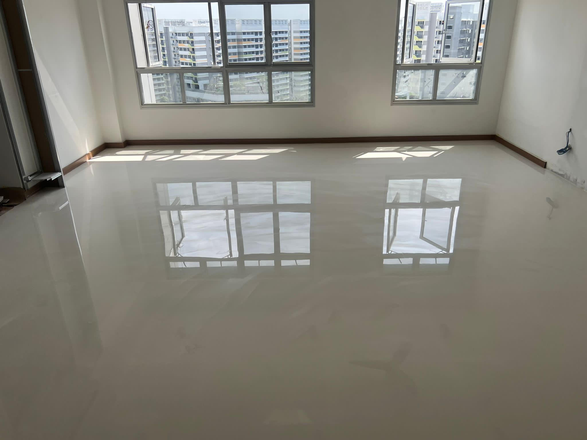 Full-floor crystallisation, bright finish